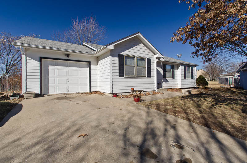914 Cedar Street in Eudora, Kansas Just Listed!